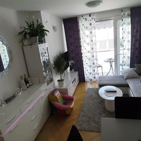 Lana Lägenhet